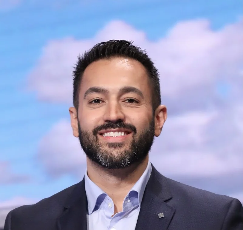 Sina Azari, Real Estate & Insurance Broker