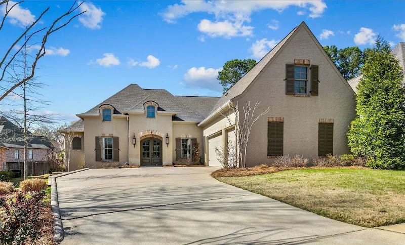 Locke Ward, Realtor C.H. & Company Real Estate, Inc .