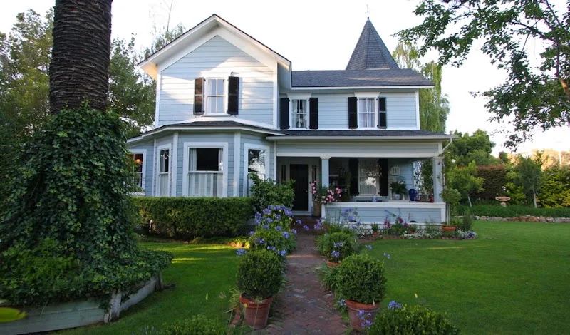 Holland Properties